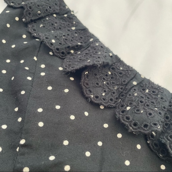 American Eagle L Crop Top Black White Polka Dot Eyelet Scalloped Ruffle V-Neck - Picture 6 of 9